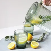 Acryl-Geschirr - La carafe