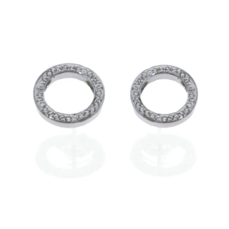 Ohrringe in Ringform mit Strasssteinen