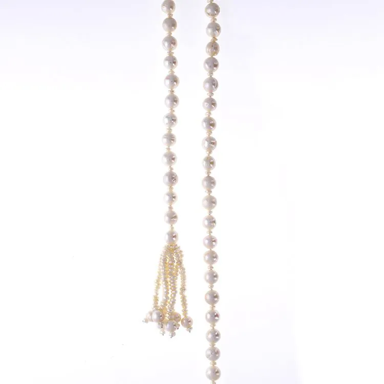 Echarpe de perles blanches avec pompon